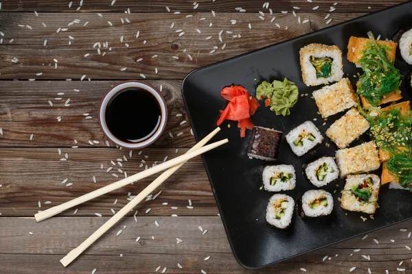 Olika av sushi rullar — Stockfoto