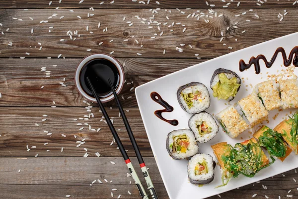 Olika av sushi rullar — Stockfoto