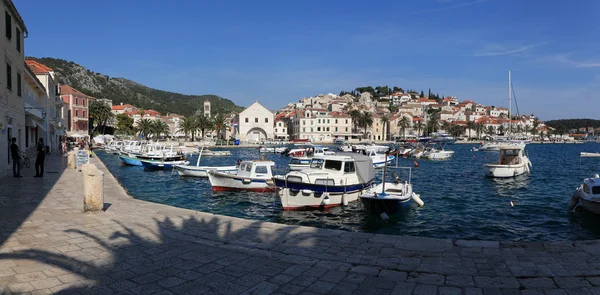 Fishing boats in harbor of the city of Hvar — Stock Photo, Image