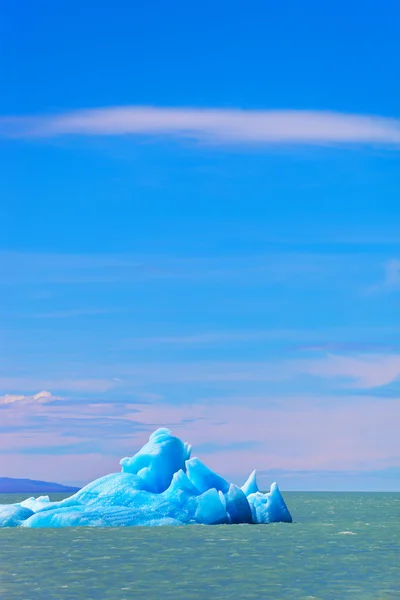 Unika sjön Viedma i torra Patagonien — Stockfoto
