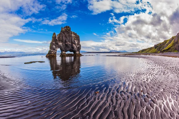 Klippe in der Bucht von Hoonah — Stockfoto