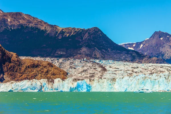 Massive glacier and ice-floes — 스톡 사진