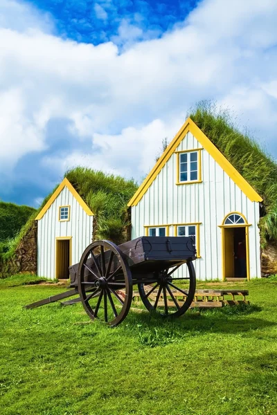 Ancient wooden cart — Stock Photo, Image