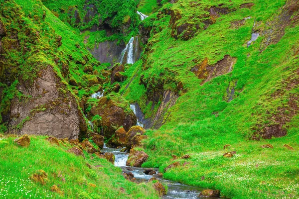 Pittoreska vattenfall på Island — Stockfoto