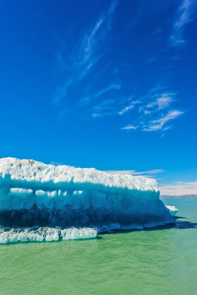 Utflykt till vit-blå glaciär — Stockfoto