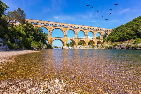 Acueducto Pont du Gard en el río Gardon — Foto de Stock