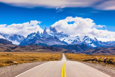 Çölden geçen yol, Fitzroy Dağı