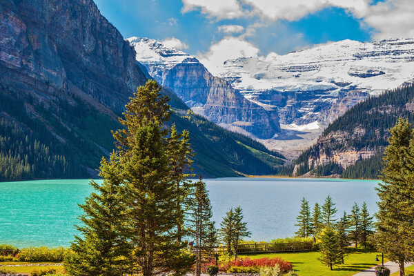 Sunny day in Banff National Park