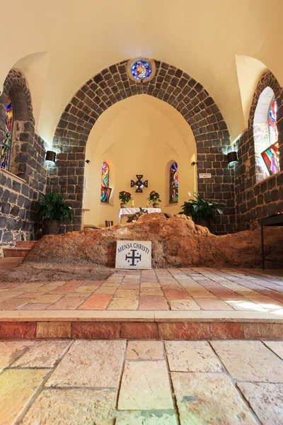 O interior da igreja junto ao Genisaré do Mar . — Fotografia de Stock