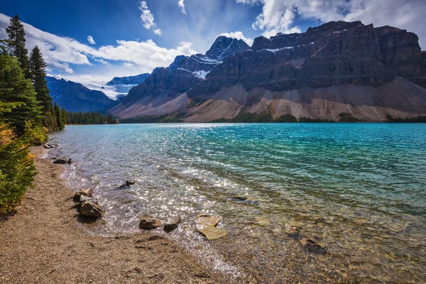 Jezioro łukowe w Parku Narodowym Banff — Zdjęcie stockowe