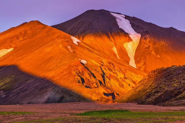 Beautiful mountains and glaciers — Stock Photo, Image