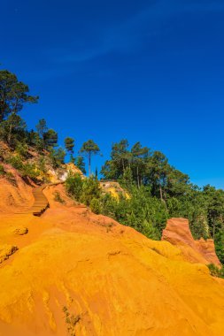 Teep yamacında turistler için adımlar