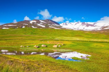 Tepeler kar ile kaplı