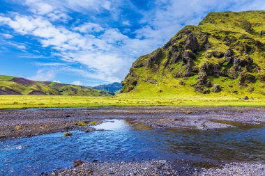 Pakgil Kanyonu - yeşil çim ve moss 