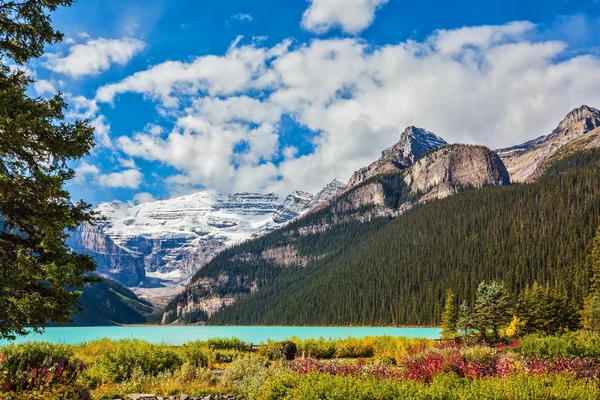 Lake Louise in Kanada — Stockfoto