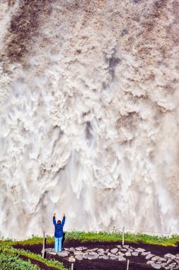 Şelale Dettifoss basamaklı