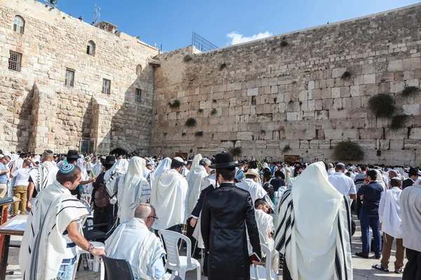 Grande multidão de judeus fiéis — Fotografia de Stock