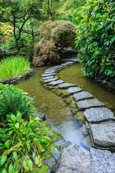 Pedras no jardim japonês — Fotografia de Stock