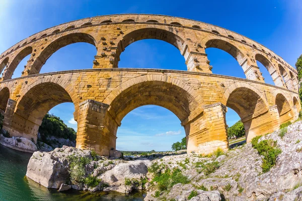 渡槽 pont du gard. — 图库照片