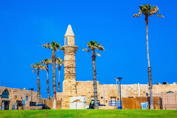 Minarete e paredes de Cesareia — Fotografia de Stock