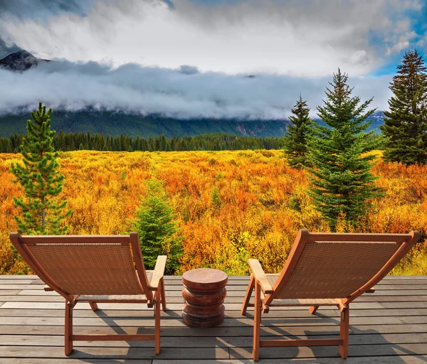 Пышная осень в Скалистых горах — стоковое фото