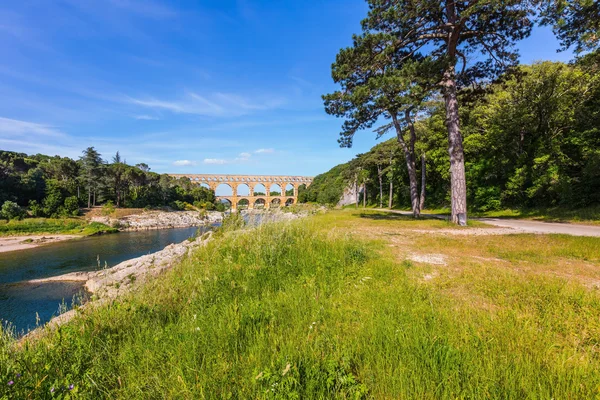 Pont du Gard och naturparken — Stockfoto