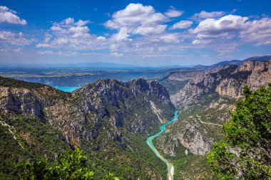 Verdon Nehri'nin turkuaz suyu