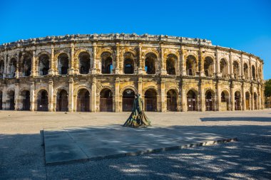 Nimes Roma arenada