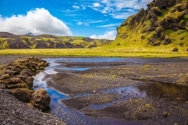 On canyon streams flow — Stock Photo, Image