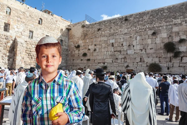 エトロッグと一緒にいた7歳の少年 — ストック写真