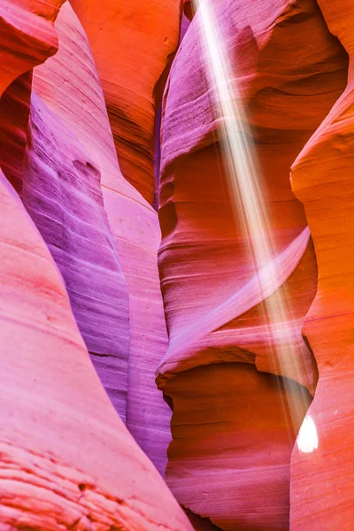 Magic ray of sunshine in the colored slit Antelope Canyon — Stock Photo, Image