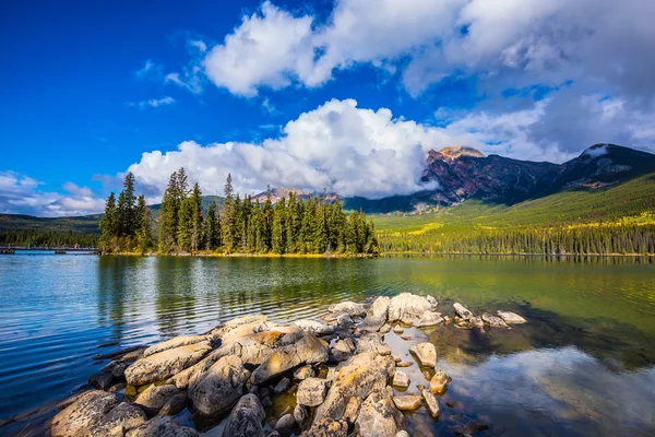 De wolken en de Mount Pyramid — Stockfoto