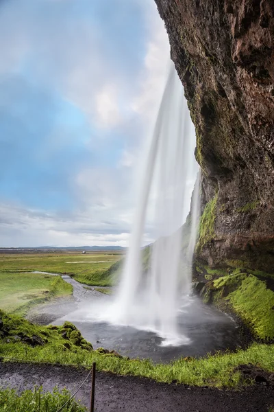 Seljalandsfoss Wasserfall im Juli — Stockfoto