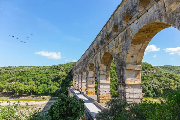 Acueducto de tres niveles Pont du Gard — Foto de Stock