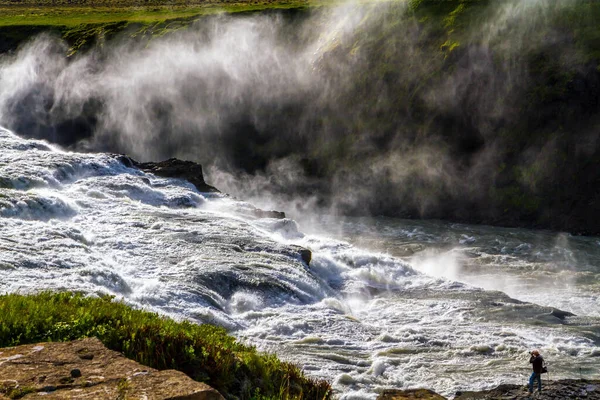 Iceland Tourist Photographer Photo Bag Takes Pictures Burrowing Waterfall Gullfoss — Stock Photo, Image