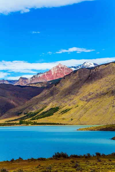 Modré Jezero Úpatí Hor Fitzroi Vrchol Hory Patagonii Pohraniční Oblasti — Stock fotografie