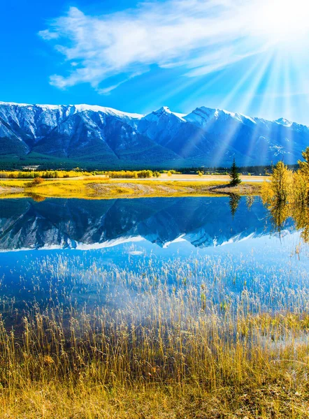 Spiagge Pittoresche Del Lago Abraham Canada Fresco Sole Autunnale Illumina — Foto Stock