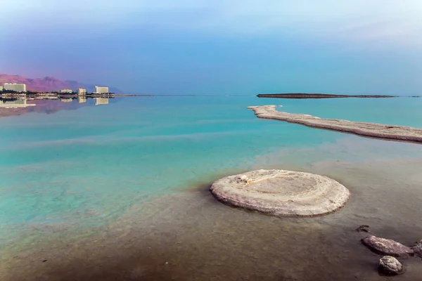 Winterdageraad Overtollig Zout Verschijnt Het Wateroppervlak Dode Zee Israël Begrip — Stockfoto