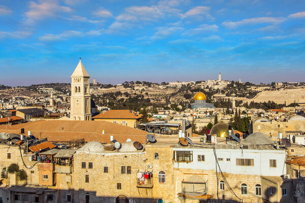 Единый и неделимый святой Иерусалим. Крыши Иерусалима. Закат. С высоты птичьего полета. Концепция исторического, религиозного, паломнического и фототуризма