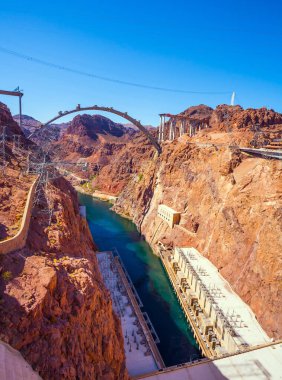 2009 'un en uzun beton köprü inşaatı. ABD. Büyük mühendislik kararı. Colorado Nehri 'nin aşağısında. Aktif ve fotoğraf turizmi kavramı