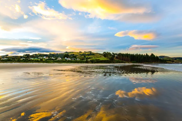 Prachtige Zonsondergang Kleuren Worden Weerspiegeld Het Oceaanwater Kunst Van Artistieke — Stockfoto