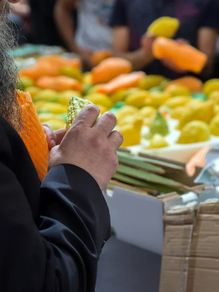 Продажа Ритуальных Растений Традиционном Рынке Столице Израиля Иерусалиме Покупатель Выбирает — стоковое фото