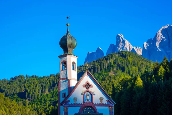 Dolomiti Maestose Tirolo Italia Potenti Cime Montane Circondano Verde Vallata — Foto Stock