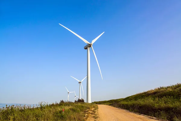 Modern Equipment Generating Electric Energy Wind Generator Wind Farm Mount — Stock Photo, Image