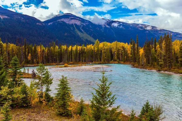 Gorgeous Autumn Rockies Canada Large Lake Mountains Colorful Autumn Coniferous — Stock Photo, Image