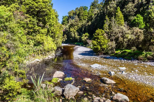 Flusso Con Flussi Acqua Colorata Dal Lago Matheson Natura Più — Foto Stock