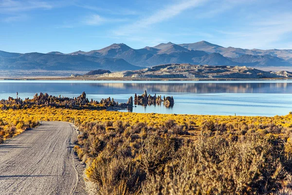 Mono Lake Солоне Озеро Каліфорнії Вежі Лайм Туф Дивних Форм Стокове Зображення