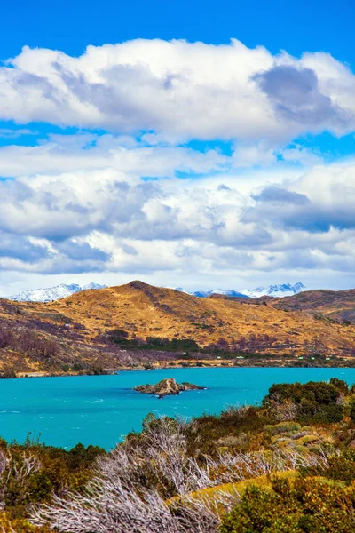 Schilderachtige Meer Pehoe Patagonische Andes Enorme Meer Met Helder Azuurblauw — Stockfoto