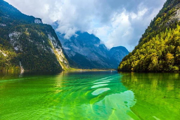 Agua Clara Transparente Lago Montaña Knigssee Viaje Magia Baviera Alemania — Foto de Stock