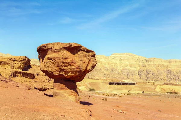 蒂姆纳谷 Timna Valley 是位于阿拉瓦沙漠南部的一个低洼地 靠近埃拉特度假胜地 红色砂岩岩石 以色列 — 图库照片